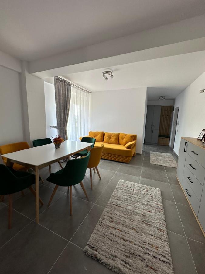 Apartamente Arinis Gura Humorului Exterior photo