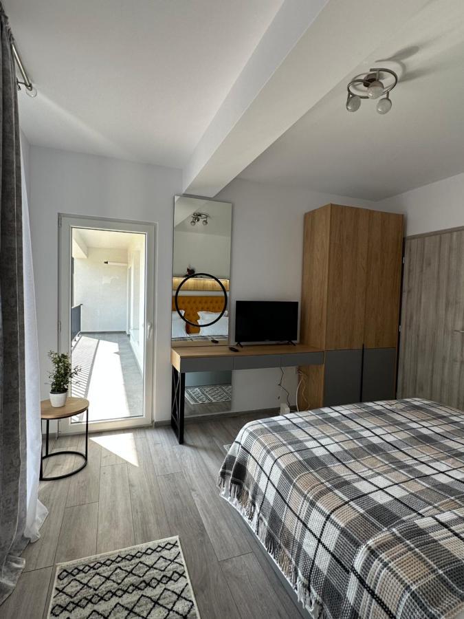 Apartamente Arinis Gura Humorului Exterior photo